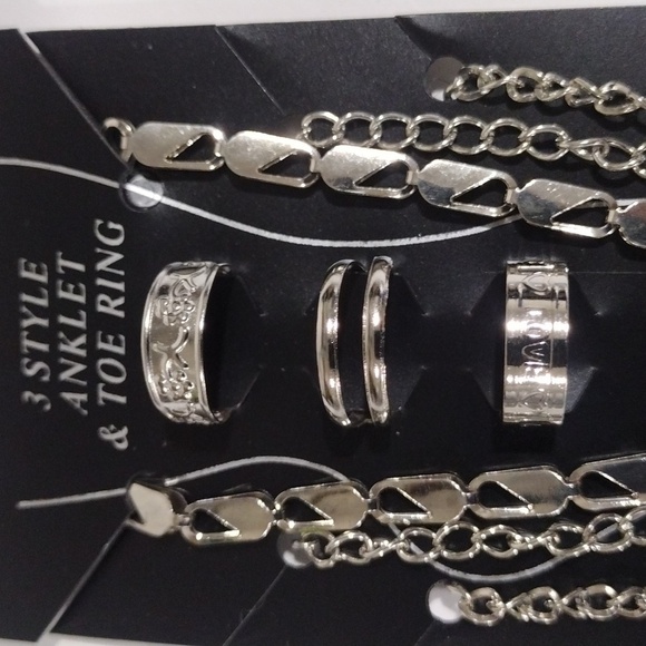 Silver Tone 3-Piece Anklet Set with Charms + 3 Toe Rings – Trendy Summer Jewelry - Picture 6 of 8